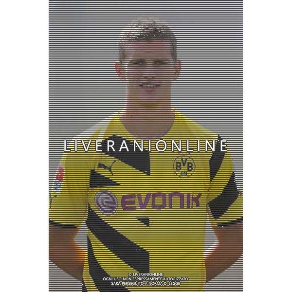 firo : 11.08.2014 Fu§ball,1.Bundesliga, Saison 2014/2015, Fototermin, Portraittermin, BVB, Borussia Dortmund, Portrait, Sven BENDER $worldrightsEs gelten unsere AGB, einsehbar auf www.firosportphoto.de, copyright by firo sportphoto: Coesfelder Str. 207 D-48249 DŸlmen www.firosportphoto.de mail@firosportphoto.de (V o l k s b a n k B o c h u m - W i t t e n ) BLZ.: 430 601 29 Kt. Nr.: 341 117 100 Tel:Ê +49-2594-9916004 AG ALDO LIVERANI SAS ONLY ITALY