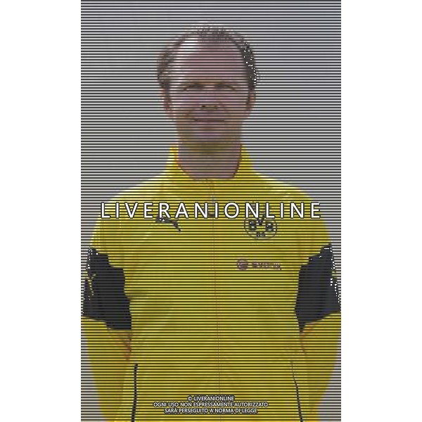firo : 11.08.2014 Fu§ball,1.Bundesliga, Saison 2014/2015, Fototermin, Portraittermin, BVB, Borussia Dortmund, Portrait, Dr. Markus BRAUN $worldrightsEs gelten unsere AGB, einsehbar auf www.firosportphoto.de, copyright by firo sportphoto: Coesfelder Str. 207 D-48249 DŸlmen www.firosportphoto.de mail@firosportphoto.de (V o l k s b a n k B o c h u m - W i t t e n ) BLZ.: 430 601 29 Kt. Nr.: 341 117 100 Tel:Ê +49-2594-9916004 AG ALDO LIVERANI SAS ONLY ITALY