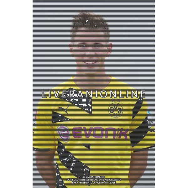 firo : 11.08.2014 Fu§ball,1.Bundesliga, Saison 2014/2015, Fototermin, Portraittermin, BVB, Borussia Dortmund, Portrait, Erik DURM $worldrightsEs gelten unsere AGB, einsehbar auf www.firosportphoto.de, copyright by firo sportphoto: Coesfelder Str. 207 D-48249 DŸlmen www.firosportphoto.de mail@firosportphoto.de (V o l k s b a n k B o c h u m - W i t t e n ) BLZ.: 430 601 29 Kt. Nr.: 341 117 100 Tel:Ê +49-2594-9916004 AG ALDO LIVERANI SAS ONLY ITALY