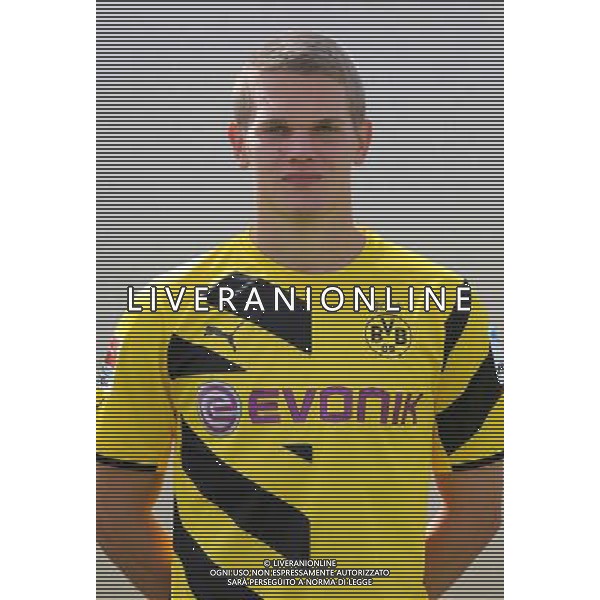 firo : 11.08.2014 Fu§ball,1.Bundesliga, Saison 2014/2015, Fototermin, Portraittermin, BVB, Borussia Dortmund, Portrait, Matthias GINTER $worldrightsEs gelten unsere AGB, einsehbar auf www.firosportphoto.de, copyright by firo sportphoto: Coesfelder Str. 207 D-48249 DŸlmen www.firosportphoto.de mail@firosportphoto.de (V o l k s b a n k B o c h u m - W i t t e n ) BLZ.: 430 601 29 Kt. Nr.: 341 117 100 Tel:Ê +49-2594-9916004 AG ALDO LIVERANI SAS ONLY ITALY