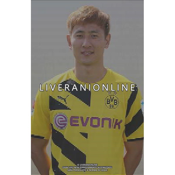 firo : 11.08.2014 Fu§ball,1.Bundesliga, Saison 2014/2015, Fototermin, Portraittermin, BVB, Borussia Dortmund, Portrait, Dong-Won JI $worldrightsEs gelten unsere AGB, einsehbar auf www.firosportphoto.de, copyright by firo sportphoto: Coesfelder Str. 207 D-48249 DŸlmen www.firosportphoto.de mail@firosportphoto.de (V o l k s b a n k B o c h u m - W i t t e n ) BLZ.: 430 601 29 Kt. Nr.: 341 117 100 Tel:Ê +49-2594-9916004 AG ALDO LIVERANI SAS ONLY ITALY