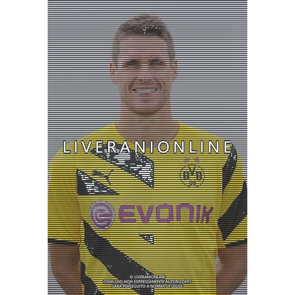 firo : 11.08.2014 Fu§ball,1.Bundesliga, Saison 2014/2015, Fototermin, Portraittermin, BVB, Borussia Dortmund, Portrait, Sebastian KEHL $worldrightsEs gelten unsere AGB, einsehbar auf www.firosportphoto.de, copyright by firo sportphoto: Coesfelder Str. 207 D-48249 DŸlmen www.firosportphoto.de mail@firosportphoto.de (V o l k s b a n k B o c h u m - W i t t e n ) BLZ.: 430 601 29 Kt. Nr.: 341 117 100 Tel:Ê +49-2594-9916004 AG ALDO LIVERANI SAS ONLY ITALY