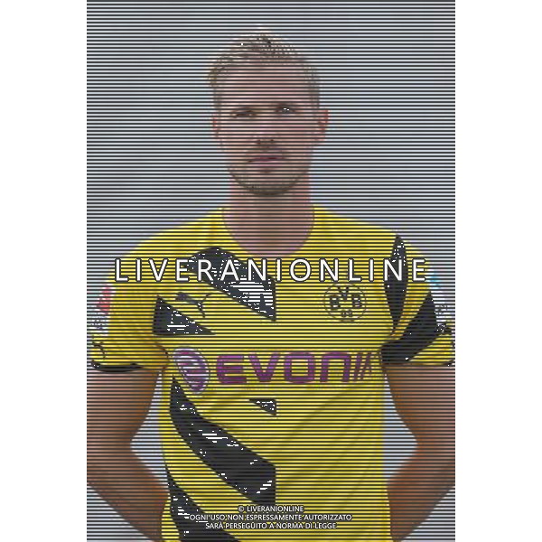 firo : 11.08.2014 Fu§ball,1.Bundesliga, Saison 2014/2015, Fototermin, Portraittermin, BVB, Borussia Dortmund, Portrait, Oliver KIRCH $worldrightsEs gelten unsere AGB, einsehbar auf www.firosportphoto.de, copyright by firo sportphoto: Coesfelder Str. 207 D-48249 DŸlmen www.firosportphoto.de mail@firosportphoto.de (V o l k s b a n k B o c h u m - W i t t e n ) BLZ.: 430 601 29 Kt. Nr.: 341 117 100 Tel:Ê +49-2594-9916004 AG ALDO LIVERANI SAS ONLY ITALY