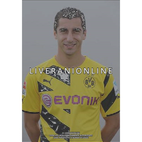 firo : 11.08.2014 Fu§ball,1.Bundesliga, Saison 2014/2015, Fototermin, Portraittermin, BVB, Borussia Dortmund, Portrait, Henrikh MKHITARYAN $worldrightsEs gelten unsere AGB, einsehbar auf www.firosportphoto.de, copyright by firo sportphoto: Coesfelder Str. 207 D-48249 DŸlmen www.firosportphoto.de mail@firosportphoto.de (V o l k s b a n k B o c h u m - W i t t e n ) BLZ.: 430 601 29 Kt. Nr.: 341 117 100 Tel:Ê +49-2594-9916004 AG ALDO LIVERANI SAS ONLY ITALY