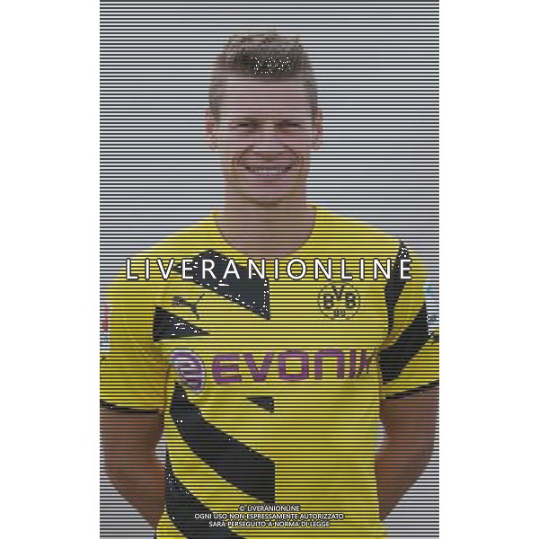 firo : 11.08.2014 Fu§ball,1.Bundesliga, Saison 2014/2015, Fototermin, Portraittermin, BVB, Borussia Dortmund, Portrait, Lukasz PISZCZEK $worldrightsEs gelten unsere AGB, einsehbar auf www.firosportphoto.de, copyright by firo sportphoto: Coesfelder Str. 207 D-48249 DŸlmen www.firosportphoto.de mail@firosportphoto.de (V o l k s b a n k B o c h u m - W i t t e n ) BLZ.: 430 601 29 Kt. Nr.: 341 117 100 Tel:Ê +49-2594-9916004 AG ALDO LIVERANI SAS ONLY ITALY
