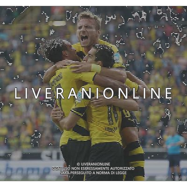 firo Fu§ball,Fussball, 13.08.2014 Supercup Finale 2014/2015 BVB Borussia Dortmund - FC Bayern MŸnchen Jubel nachdem 1:0 um Henrikh Mkhitaryan obenauf Ciro Immobile und Aubameyang $worldrightsEs gelten unsere AGB, einsehbar auf www.firosportphoto.de copyright by firo sportphoto: Coesfelder Stra§e 207 48249 DŸlmen Duelmen www.firosportphoto.de mail@firosportphoto.de (V o l k s b a n k B o c h u m - W i t t e n ) BLZ.: 430 601 29 Kt. Nr.: 341 117 100 Tel:Ê 0209 - 9304402 Fax:Ê 0209 - 9304443 AG ALDO LIVERANI SAS ONLY ITALY