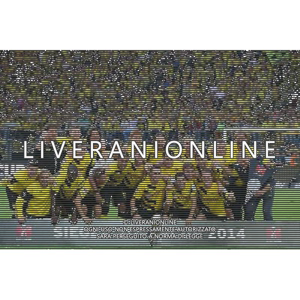 Fu§ball, firo : 13.08.2014 1.BL, 1.Bundesliga, Saison 2014/2015, Supercup, BVB, Borussia Dortmund, FC Bayern MŸnchen, Muenchen, Sieger, BVB, Siegerfoto, gesamte Mannschaft, mehr als fŸnf Personen, $worldrightsEs gelten unsere AGB, einsehbar auf www.firosportphoto.de, copyright by firo sportphoto: Coesfelder Str. 207 D-48249 DŸlmen www.firosportphoto.de mail@firosportphoto.de (V o l k s b a n k B o c h u m - W i t t e n ) BLZ.: 430 601 29 Kt. Nr.: 341 117 100 Tel:Ê +49-2594-9916004 Fax:Ê+49-2594-9916005 AG ALDO LIVERANI SAS ONLY ITALY