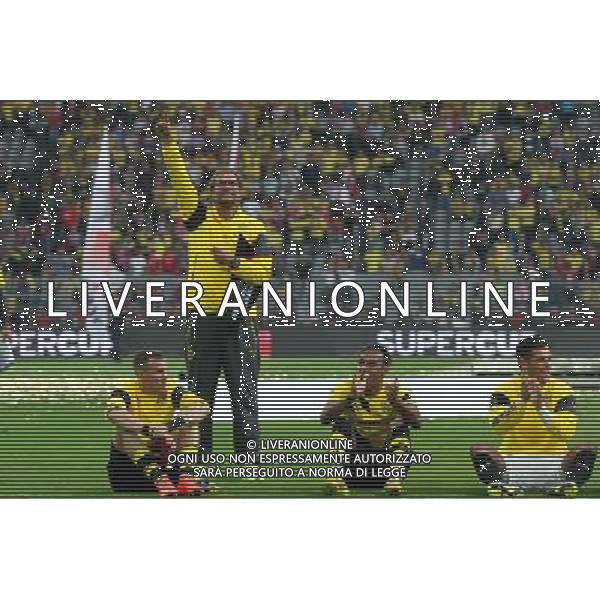 Fu§ball, firo : 13.08.2014 1.BL, 1.Bundesliga, Saison 2014/2015, Supercup, BVB, Borussia Dortmund, FC Bayern MŸnchen, Muenchen, 2:0 Juergen JŸrgen KLOPP, Trainer, BVB Borussia Dortmund, Jubel, Freude, Gestik, Mimik, Kevin GROSSKREUTZ GRO§KREUTZ, BVB Borussia Dortmund, Pierre-Emerick AUBAMEYANG, BVB Borussia Dortmund, Zlatan ALOMEROVIC, BVB Borussia Dortmund, ganze Figur, $worldrightsEs gelten unsere AGB, einsehbar auf www.firosportphoto.de, copyright by firo sportphoto: Coesfelder Str. 207 D-48249 DŸlmen www.firosportphoto.de mail@firosportphoto.de (V o l k s b a n k B o c h u m - W i t t e n ) BLZ.: 430 601 29 Kt. Nr.: 341 117 100 Tel:Ê +49-2594-9916004 Fax:Ê+49-2594-9916005 AG ALDO LIVERANI SAS ONLY ITALY