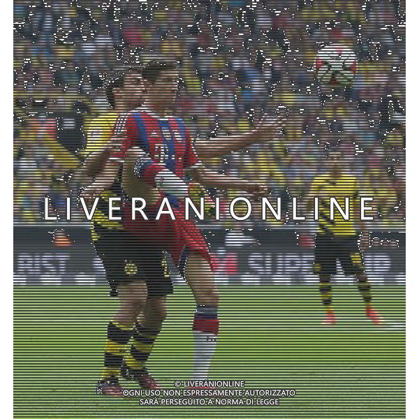 firo : 13.08.2014 Fu§ball,1.Bundesliga, Saison 2014/2015, DFL, DFL-Supercup 2014, Supercup2014, BVB, Borussia Dortmund - FC Bayern MŸnchen 2:0 Robert LEWANDOWSKI, Bayern rechts gegen SOKRATIS $worldrightsEs gelten unsere AGB, einsehbar auf www.firosportphoto.de, copyright by firo sportphoto: Coesfelder Str. 207 D-48249 DŸlmen www.firosportphoto.de mail@firosportphoto.de (V o l k s b a n k B o c h u m - W i t t e n ) BLZ.: 430 601 29 Kt. Nr.: 341 117 100 Tel:Ê +49-2594-9916004 Fax:Ê+49-2594-9916005 AG ALDO LIVERANI SAS ONLY ITALY