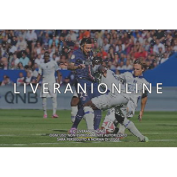 Ezequiel Lavezzi / Guillaume Gillet - 16.08.2014 - Paris Saint Germain / Bastia - 2eme journee de Ligue 1 Photo : Aurelien Meunier / Icon Sport AG ALDO LIVERANI SAS ONLY ITALY