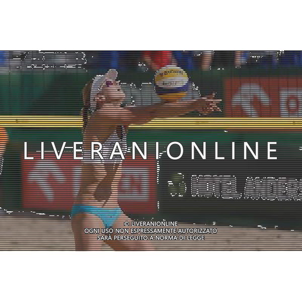 20.08.2014 - Stare Jablonki , siatkowka plazowa , beach volleyball , World Tour , FIVB Stare Jablonki Grand Slam 2014 , Brazylia (zielone) - Holandia (biale) , Brazil - Holland N/Z Jantine Van Der Vlist Fot. Mariusz Palczynski / MPAimages.com/NEWSPIX.PL --- Newspix.pl /Agenzia Aldo Liverani sas - ITALY ONLY - Brasile - Olanda beach volley, World Tour, FIVB Grande Slam 2014 *** Local Caption *** www.newspix.pl mail us: info@newspix.pl call us: 0048 022 23 22 222 --- Polish Picture Agency by Ringier Axel Springer Poland