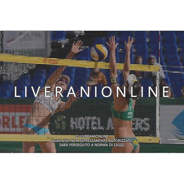 20.08.2014 - Stare Jablonki , siatkowka plazowa , beach volleyball , World Tour , FIVB Stare Jablonki Grand Slam 2014 , Brazylia (zielone) - Holandia (biale) , Brazil - Holland N/Z Jantine Van Der Vlist , Agatha Bednarczuk Fot. Mariusz Palczynski / MPAimages.com/NEWSPIX.PL --- Newspix.pl /Agenzia Aldo Liverani sas - ITALY ONLY - Brasile - Olanda beach volley, World Tour, FIVB Grande Slam 2014 *** Local Caption *** www.newspix.pl mail us: info@newspix.pl call us: 0048 022 23 22 222 --- Polish Picture Agency by Ringier Axel Springer Poland