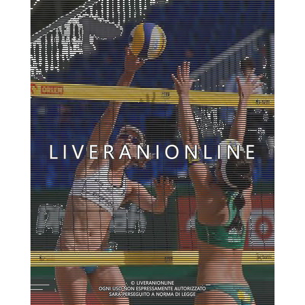 20.08.2014 - Stare Jablonki , siatkowka plazowa , beach volleyball , World Tour , FIVB Stare Jablonki Grand Slam 2014 , Brazylia (zielone) - Holandia (biale) , Brazil - Holland N/Z Jantine Van Der Vlist , Agatha Bednarczuk Fot. Mariusz Palczynski / MPAimages.com/NEWSPIX.PL --- Newspix.pl /Agenzia Aldo Liverani sas - ITALY ONLY - Brasile - Olanda beach volley, World Tour, FIVB Grande Slam 2014 *** Local Caption *** www.newspix.pl mail us: info@newspix.pl call us: 0048 022 23 22 222 --- Polish Picture Agency by Ringier Axel Springer Poland