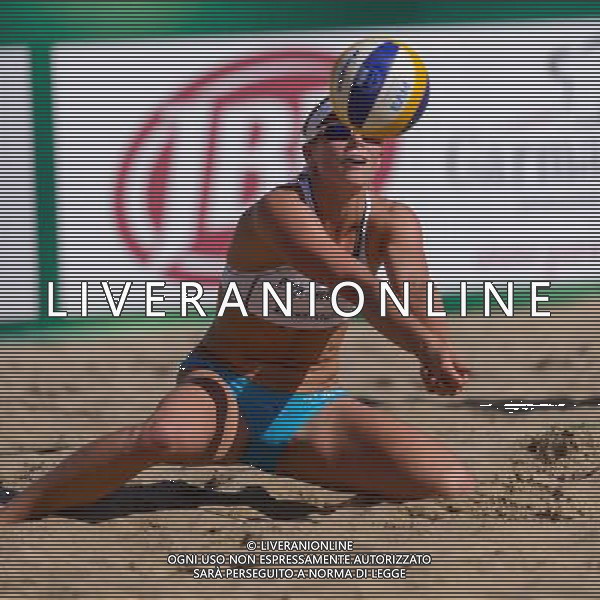 20.08.2014 - Stare Jablonki , siatkowka plazowa , beach volleyball , World Tour , FIVB Stare Jablonki Grand Slam 2014 , Brazylia (zielone) - Holandia (biale) , Brazil - Holland N/Z Jantine Van Der Vlist Fot. Mariusz Palczynski / MPAimages.com/NEWSPIX.PL --- Newspix.pl /Agenzia Aldo Liverani sas - ITALY ONLY - Brasile - Olanda beach volley, World Tour, FIVB Grande Slam 2014 *** Local Caption *** www.newspix.pl mail us: info@newspix.pl call us: 0048 022 23 22 222 --- Polish Picture Agency by Ringier Axel Springer Poland