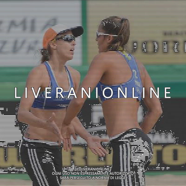 20.08.2014 - Stare Jablonki , siatkowka plazowa , beach volleyball , World Tour , FIVB Stare Jablonki Grand Slam 2014 , Polska (niebieskie) - Argentyna (biale) , Poland - Argentina N/Z Monika Brzostek , Kinga Kolosinska Fot. Mariusz Palczynski / MPAimages.com/NEWSPIX.PL --- Newspix.pl /Agenzia Aldo Liverani sas - ITALY ONLY - Polonia - Argentina beach volley, World Tour, FIVB Grande Slam 2014 *** Local Caption *** www.newspix.pl mail us: info@newspix.pl call us: 0048 022 23 22 222 --- Polish Picture Agency by Ringier Axel Springer Poland