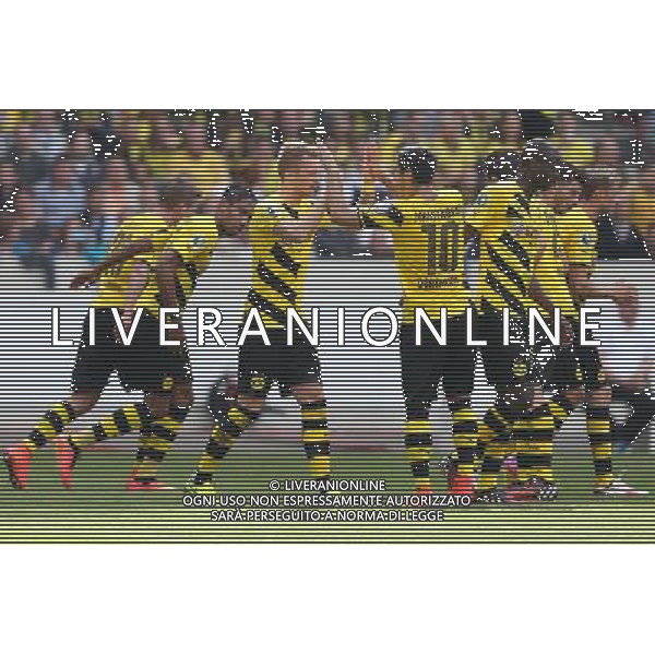 firo : Fu§ball,Fussball : 16.08.2014 DFB-Pokal Saison 2014/2015, 1. Runde SV Stuttgarter Kickers - Borussia Dortmund, BVB, Kickers, Torjubel, Jubel, Freude, Tor zum 0:1 durch Henrikh Mkhitaryan ( Dortmund ), Marco Reus ( Dortmund ), Adrian Ramos ( Dortmund ) $worldrightsEs gelten unsere AGB, einsehbar auf www.firosportphoto.de copyright by firo sportphoto: Coesfelder Str. 207 D- 48249 DŸlmen www.firosportphoto.de mail@firosportphoto.de (V o l k s b a n k B o c h u m - W i t t e n ) BLZ.: 430 601 29 Kt. Nr.: 341 117 100 Tel: +49-2594 - 9916004 Fax: +49-2594 - 9916005 AG ALDO LIVERANI SAS ONLY ITALY