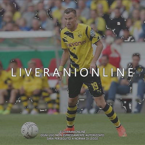 firo : Fußball,Fussball : 16.08.2014 DFB-Pokal Saison 2014/2015, 1. Runde SV Stuttgarter Kickers - Borussia Dortmund, BVB, Kickers, Kevin Großkreutz ( Dortmund ), Einzelaktion $worldrightsEs gelten unsere AGB, einsehbar auf www.firosportphoto.de copyright by firo sportphoto: Coesfelder Str. 207 D- 48249 Dülmen www.firosportphoto.de mail@firosportphoto.de (V o l k s b a n k B o c h u m - W i t t e n ) BLZ.: 430 601 29 Kt. Nr.: 341 117 100 Tel: +49-2594 - 9916004 Fax: +49-2594 - 9916005 AG ALDO LIVERANI SAS ONLY ITALY