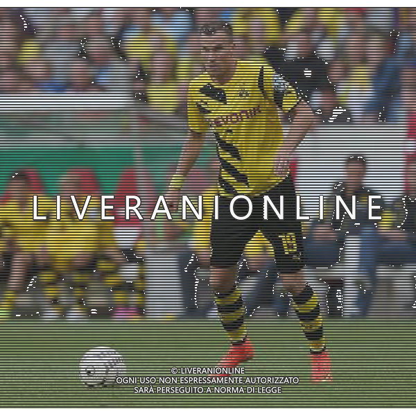 firo : Fußball,Fussball : 16.08.2014 DFB-Pokal Saison 2014/2015, 1. Runde SV Stuttgarter Kickers - Borussia Dortmund, BVB, Kickers, Kevin Großkreutz ( Dortmund ), Einzelaktion $worldrightsEs gelten unsere AGB, einsehbar auf www.firosportphoto.de copyright by firo sportphoto: Coesfelder Str. 207 D- 48249 Dülmen www.firosportphoto.de mail@firosportphoto.de (V o l k s b a n k B o c h u m - W i t t e n ) BLZ.: 430 601 29 Kt. Nr.: 341 117 100 Tel: +49-2594 - 9916004 Fax: +49-2594 - 9916005 AG ALDO LIVERANI SAS ONLY ITALY
