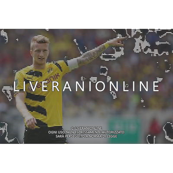 firo : Fußball,Fussball : 16.08.2014 DFB-Pokal Saison 2014/2015, 1. Runde SV Stuttgarter Kickers - Borussia Dortmund, BVB, Kickers, Marco Reus ( Dortmund ), halbe Figur, Gestik $worldrightsEs gelten unsere AGB, einsehbar auf www.firosportphoto.de copyright by firo sportphoto: Coesfelder Str. 207 D- 48249 Dülmen www.firosportphoto.de mail@firosportphoto.de (V o l k s b a n k B o c h u m - W i t t e n ) BLZ.: 430 601 29 Kt. Nr.: 341 117 100 Tel: +49-2594 - 9916004 Fax: +49-2594 - 9916005 AG ALDO LIVERANI SAS ONLY ITALY