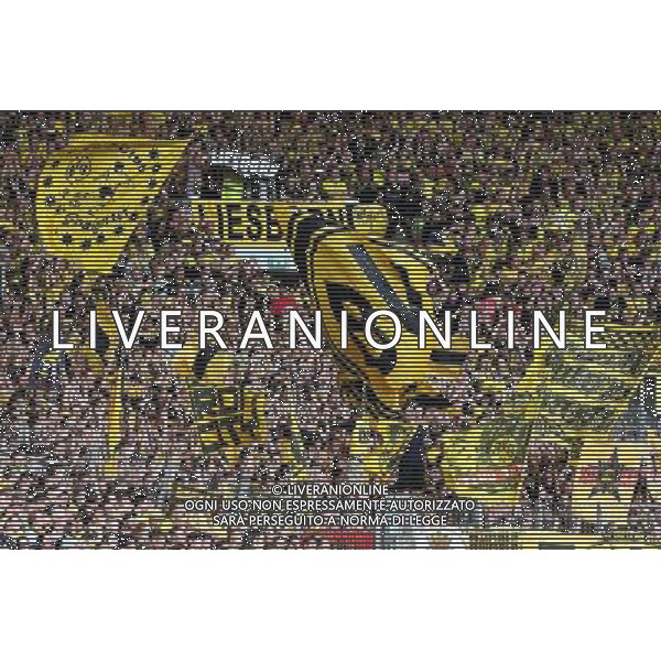 firo : Fuï¬‚ball,Fussball : 16.08.2014 DFB-Pokal Saison 2014/2015, 1. Runde SV Stuttgarter Kickers - Borussia Dortmund, BVB, Kickers, Fans, Fahnen, klatschende Hâ€°nde, klatschende Haende, feature, allgemein, Hinterleger $worldrightsEs gelten unsere AGB, einsehbar auf www.firosportphoto.de copyright by firo sportphoto: Coesfelder Str. 207 D- 48249 DÂ¸lmen www.firosportphoto.de mail@firosportphoto.de (V o l k s b a n k B o c h u m - W i t t e n ) BLZ.: 430 601 29 Kt. Nr.: 341 117 100 Tel: +49-2594 - 9916004 Fax: +49-2594 - 9916005 AG ALDO LIVERANI SAS ONLY ITALY