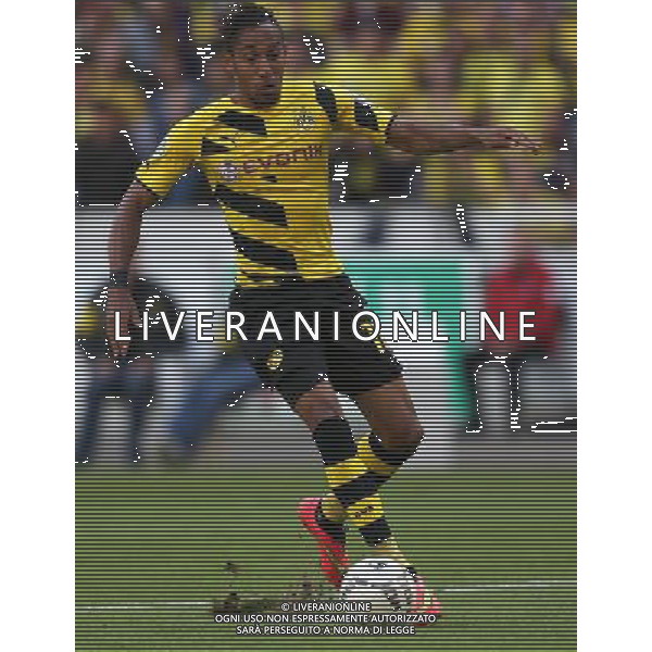 firo : Fu§ball,Fussball : 16.08.2014 DFB-Pokal Saison 2014/2015, 1. Runde SV Stuttgarter Kickers - Borussia Dortmund, BVB, Kickers, Pierre-Emerick Aubameyang ( Dortmund ), Einzelaktion $worldrightsEs gelten unsere AGB, einsehbar auf www.firosportphoto.de copyright by firo sportphoto: Coesfelder Str. 207 D- 48249 DŸlmen www.firosportphoto.de mail@firosportphoto.de (V o l k s b a n k B o c h u m - W i t t e n ) BLZ.: 430 601 29 Kt. Nr.: 341 117 100 Tel: +49-2594 - 9916004 Fax: +49-2594 - 9916005 AG ALDO LIVERANI SAS ONLY ITALY