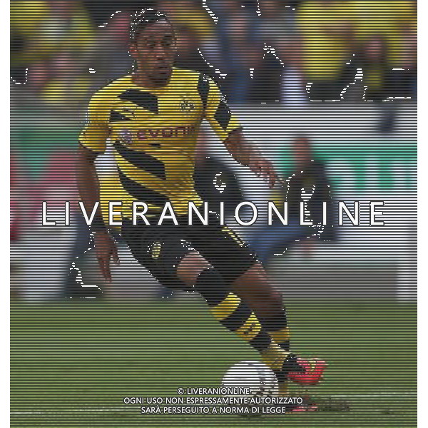 firo : Fu§ball,Fussball : 16.08.2014 DFB-Pokal Saison 2014/2015, 1. Runde SV Stuttgarter Kickers - Borussia Dortmund, BVB, Kickers, Pierre-Emerick Aubameyang ( Dortmund ), Einzelaktion $worldrightsEs gelten unsere AGB, einsehbar auf www.firosportphoto.de copyright by firo sportphoto: Coesfelder Str. 207 D- 48249 DŸlmen www.firosportphoto.de mail@firosportphoto.de (V o l k s b a n k B o c h u m - W i t t e n ) BLZ.: 430 601 29 Kt. Nr.: 341 117 100 Tel: +49-2594 - 9916004 Fax: +49-2594 - 9916005 AG ALDO LIVERANI SAS ONLY ITALY