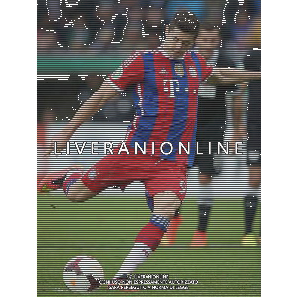 firo : 17.08.2014 Fu§ball, 2.Bundesliga, DFB-Pokal, DFB Pokal, 1.Runde, Saison 2014/2015, Preu§en Preussen MŸnster Muenster - FCB FC Bayern MŸnchen Muenchen 1:4 FCB Robert Lewandowski, Strafsto§, Elfmeter, Elfer, Strafstoss, Einzelaktion $worldrights,Es gelten unsere AGB, einsehbar auf www.firosportphoto.de, copyright by firo sportphoto: Coesfelder Str. 207 D-48249 DŸlmen www.firosportphoto.de mail@firosportphoto.de (V o l k s b a n k B o c h u m - W i t t e n ) BLZ.: 430 601 29 Kt. Nr.: 341 117 100 Tel:Ê +49-2594-9916004 Fax:Ê+49-2594-9916005 AG ALDO LIVERANI SAS ONLY ITALY
