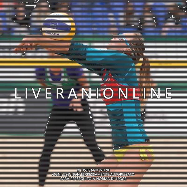 21.08.2014 - Stare Jablonki , siatkowka plazowa , beach volleyball , World Tour , FIVB Stare Jablonki Grand Slam 2014 , Niemcy (zielone) - Polska (czerwone) , Germany - Poland N/Z Karolina Baran Fot. Mariusz Palczynski / MPAimages.com/NEWSPIX.PL --- Newspix.pl /Agenzia Aldo Liverani sas - ITALY ONLY - Germania - Polonia beach volle femminile, World Tour, FIVB Stare Jablonki Grande Slam 2014 *** Local Caption *** www.newspix.pl mail us: info@newspix.pl call us: 0048 022 23 22 222 --- Polish Picture Agency by Ringier Axel Springer Poland