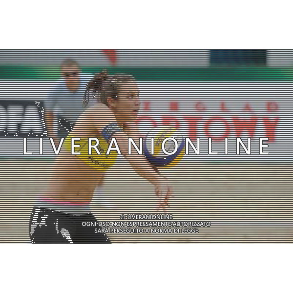 21.08.2014 - Stare Jablonki , siatkowka plazowa , beach volleyball , World Tour , FIVB Stare Jablonki Grand Slam 2014 , Hiszpania (zolte) - Australia (niebieskie) , Spain (yellow) - Australia (blue) N/Z Elsa Baquerizo McMillan Fot. Karol Bartnik / MPAimages.com/NEWSPIX.PL --- Newspix.pl /Agenzia Aldo Liverani sas - ITALY ONLY - Australia - Spagna beach volley femminile, World Tour, FIVB Stare Jablonki Grande Slam 2014 *** Local Caption *** www.newspix.pl mail us: info@newspix.pl call us: 0048 022 23 22 222 --- Polish Picture Agency by Ringier Axel Springer Poland