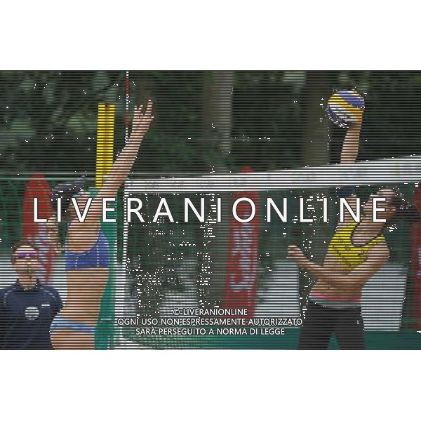 21.08.2014 - Stare Jablonki , siatkowka plazowa , beach volleyball , World Tour , FIVB Stare Jablonki Grand Slam 2014 , Hiszpania (zolte) - Australia (niebieskie) , Spain (yellow) - Australia (blue) N/Z Louise Bawden , Elsa Baquerizo McMillan Fot. Karol Bartnik / MPAimages.com/NEWSPIX.PL --- Newspix.pl /Agenzia Aldo Liverani sas - ITALY ONLY - Australia - Spagna beach volley femminile, World Tour, FIVB Stare Jablonki Grande Slam 2014 *** Local Caption *** www.newspix.pl mail us: info@newspix.pl call us: 0048 022 23 22 222 --- Polish Picture Agency by Ringier Axel Springer Poland