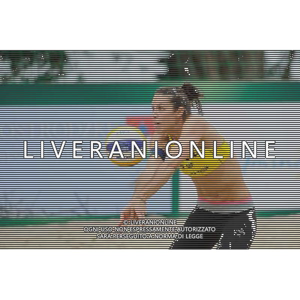 21.08.2014 - Stare Jablonki , siatkowka plazowa , beach volleyball , World Tour , FIVB Stare Jablonki Grand Slam 2014 , Hiszpania (zolte) - Australia (niebieskie) , Spain (yellow) - Australia (blue) N/Z Elsa Baquerizo McMillan Fot. Karol Bartnik / MPAimages.com/NEWSPIX.PL --- Newspix.pl /Agenzia Aldo Liverani sas - ITALY ONLY - Australia - Spagna beach volley femminile, World Tour, FIVB Stare Jablonki Grande Slam 2014 *** Local Caption *** www.newspix.pl mail us: info@newspix.pl call us: 0048 022 23 22 222 --- Polish Picture Agency by Ringier Axel Springer Poland