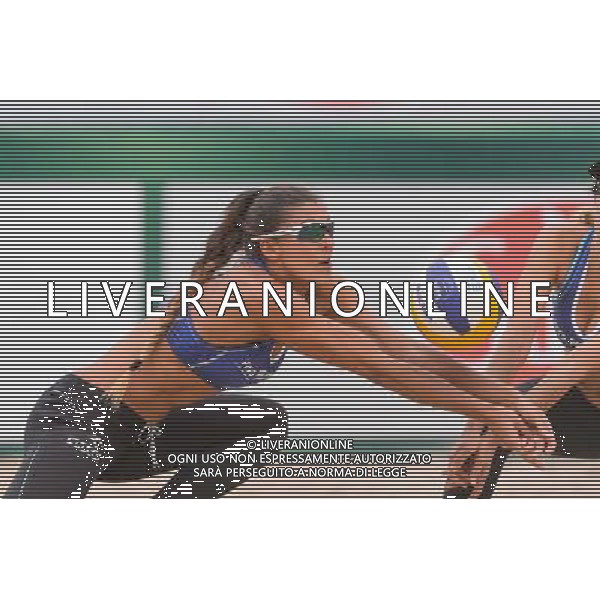 21.08.2014 - Stare Jablonki , siatkowka plazowa , beach volleyball , World Tour , FIVB Stare Jablonki Grand Slam 2014 , Brazylia (biale) - Polska (niebieskie) , Brazil - Poland N/Z Kinga Kolosinska Fot. Mariusz Palczynski / MPAimages.com/NEWSPIX.PL --- Newspix.pl /Agenzia Aldo Liverani sas - ITALY ONLY - Brasile - Polonia beach volley femminile World Tour, FIVB Stare Jablonki Grande Slam 2014 *** Local Caption *** www.newspix.pl mail us: info@newspix.pl call us: 0048 022 23 22 222 --- Polish Picture Agency by Ringier Axel Springer Poland