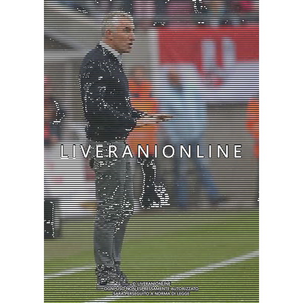 firo Fu§ball, Fussball, 23.08.2014 1. Bundesliga, 1. BL Saison 2014/2015 1. FC Kšln Koeln - HSV Hamburg Hamburger SV 0:0 HSV Trainer Mirko Slomka, ganze figur, Gestik, Geste $worldrights Es gelten unsere AGB, einsehbar auf www.firosportphoto.de copyright by firo sportphoto: Coesfelder Str.207 48249 DŸlmen www.firosportphoto.de mail@firosportphoto.de (V o l k s b a n k B o c h u m - W i t t e n ) BLZ.: 430 601 29 Kt. Nr.: 341 117 100 Tel:Ê 02594 - 9916004 Fax:Ê02594 - 9916005 AG ALDO LIVERANI SAS ONLY ITALY