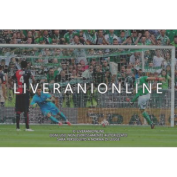 Benoit COSTIL / Penalty Mevlut ERDING - 24.08.2014 - Saint Etienne / Rennes - 3e journee Ligue 1 Photo : Jean Paul Thomas / Icon Sport AG ALDO LIVERANI SAS ONLY ITALY