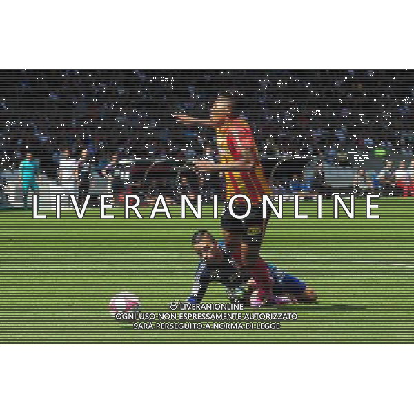 Carton jaune Lalaina NOMENJANAHARY pour simulation / Anthony LOPES - 24.08.2014 - Lyon / Lens - 3e journee Ligue 1 Photo : Jean Paul Thomas / Icon Sport AG ALDO LIVERANI SAS ONLY ITALY