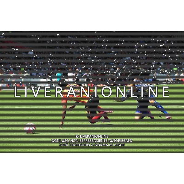 Carton jaune Lalaina NOMENJANAHARY pour simulation / Anthony LOPES - 24.08.2014 - Lyon / Lens - 3e journee Ligue 1 Photo : Jean Paul Thomas / Icon Sport AG ALDO LIVERANI SAS ONLY ITALY