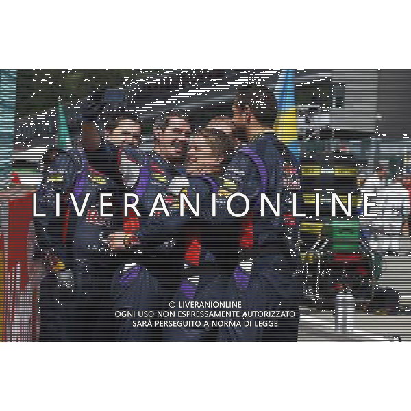 Red Bull Racing mechanics. 24.08.2014. Formula 1 World Championship, Rd 12, Belgian Grand Prix, Spa Francorchamps, Belgium, Race Day. AG ALDO LIVERANI SAS ONLY ITALY
