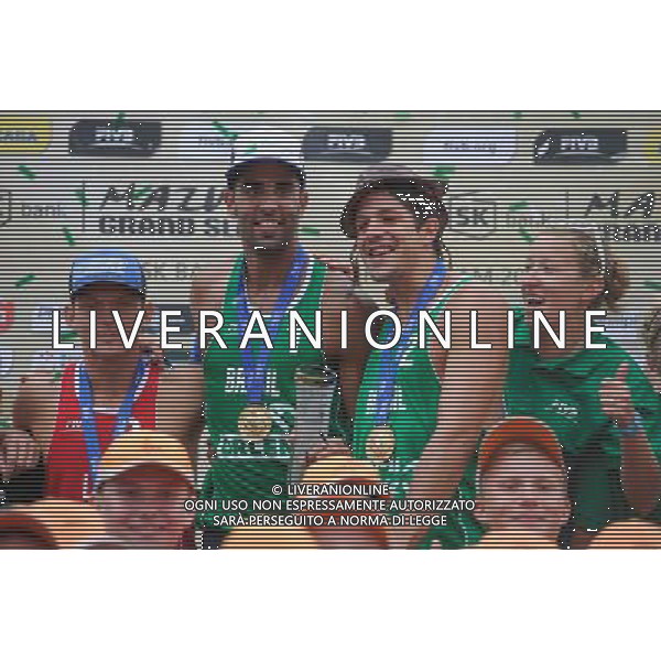 24.08.2014 - Stare Jablonki , siatkowka plazowa , beach volleyball , World Tour , FIVB Stare Jablonki Grand Slam 2014 , Dekoracja N/Z Janis Smedins , Perdo Solberg Salgado , Alvaro Morais Filho Fot. Karol Bartnik / MPAimages.com/NEWSPIX.PL --- Newspix.pl /Agenzia Aldo Liverani sas - ITALY ONLY - EDITORIAL USE ONLY - BEACHVOLLEY PREMIAZIONI *** Local Caption *** www.newspix.pl mail us: info@newspix.pl call us: 0048 022 23 22 222 --- Polish Picture Agency by Ringier Axel Springer Poland