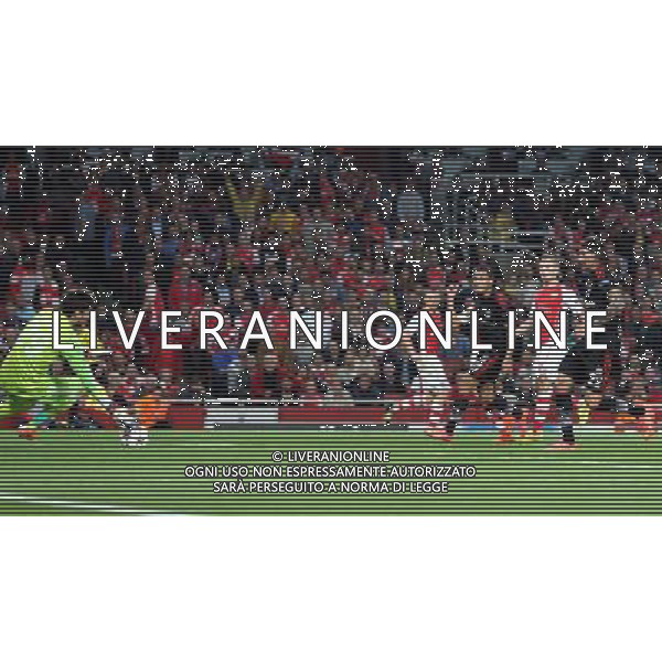 Arsenal\'s Alexis Sanchez scores Photo by Kieran Galvin/CameraSport Football - UEFA Champions League Qualifying Play-Offs Round Second Leg - Arsenal v Besiktas - Wednesday 27th August 2014 - Emirates Stadium - London © CameraSport - 43 Linden Ave. Countesthorpe. Leicester. England. LE8 5PG - Tel: +44 (0) 116 277 4147 - admin@camerasport.com - www.camerasport.com /Agenzia Aldo Liverani sas - ITALY ONLY - EDITORIAL USE ONLY