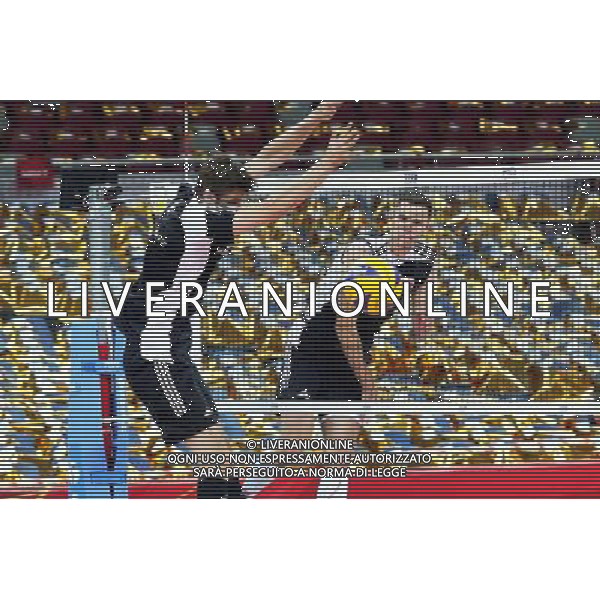 N/Z ATAKUJE MARIUSZ WLAZLY KW TRENING PRZED MECZEM OTWARCIA Z SERBIA FIVB MISTRZOSTWA SWIATA W PILCE SIATKOWEJ MEZCZYZN 2014 FIVB VOLLEYBALL MEN\'S CHAMPIONSHIP POLSKA 2014 SIATKOWKA - STADION NARODOWY - NATIONAL STADIUM WARSAW WARSZAWA 29.08.2014 FOT. LUKASZ TRZESZCZKOWSKI / NEWSPIX.PL --- Newspix.pl --- Newspix.pl /Agenzia Aldo Liverani sas - ITALY ONLY - Allenamento della nazionale maschile di Pallavolo della Polonia FIVB Volley Championship Men a Varsavia 29 agosto 2014 *** Local Caption *** www.newspix.pl mail us: info@newspix.pl call us: 0048 022 23 22 222 --- Polish Picture Agency by Ringier Axel Springer Poland