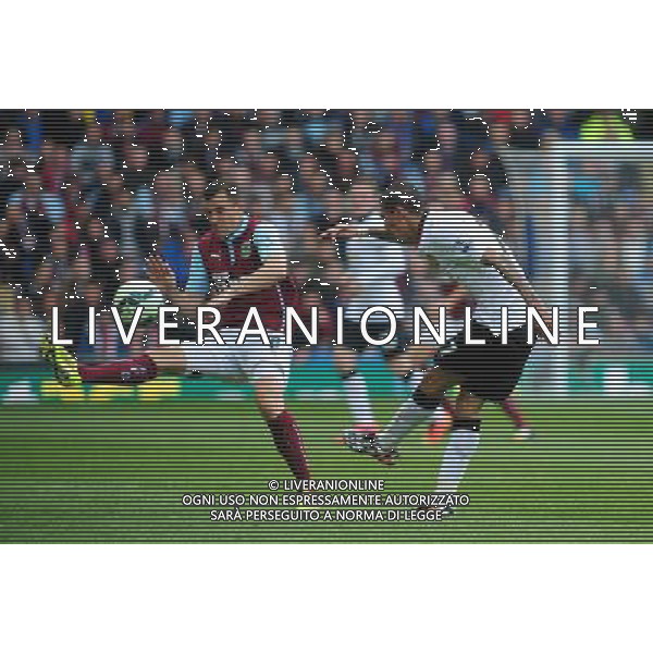 Burnley\'s Dean Marney puts Manchester UnitedÕs Angel Di Maria under pressure Photographer Chris Vaughan/CameraSport Football - Barclays Premiership - Burnley v Manchester United - Saturday 30th August 2014 - Turf Moor - Burnley © CameraSport - 43 Linden Ave. Countesthorpe. Leicester. England. LE8 5PG - Tel: +44 (0) 116 277 4147 - admin@camerasport.com - www.camerasport.com /Agenzia Aldo Liverani sas - ITALY ONLY - EDITORIAL USE ONLY