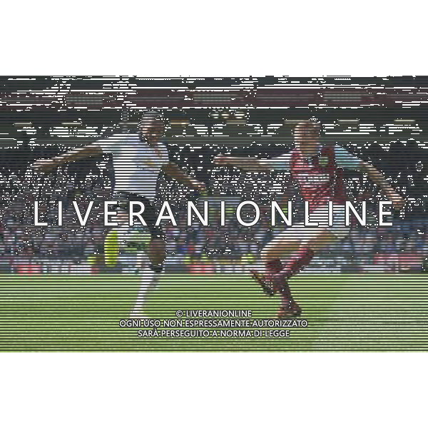 Manchester United\'s Luis Antonio Valencia blocks a cross from Burnley\'s Matthew Taylor Photographer Chris Vaughan/CameraSport Football - Barclays Premiership - Burnley v Manchester United - Saturday 30th August 2014 - Turf Moor - Burnley © CameraSport - 43 Linden Ave. Countesthorpe. Leicester. England. LE8 5PG - Tel: +44 (0) 116 277 4147 - admin@camerasport.com - www.camerasport.com /Agenzia Aldo Liverani sas - ITALY ONLY - EDITORIAL USE ONLY