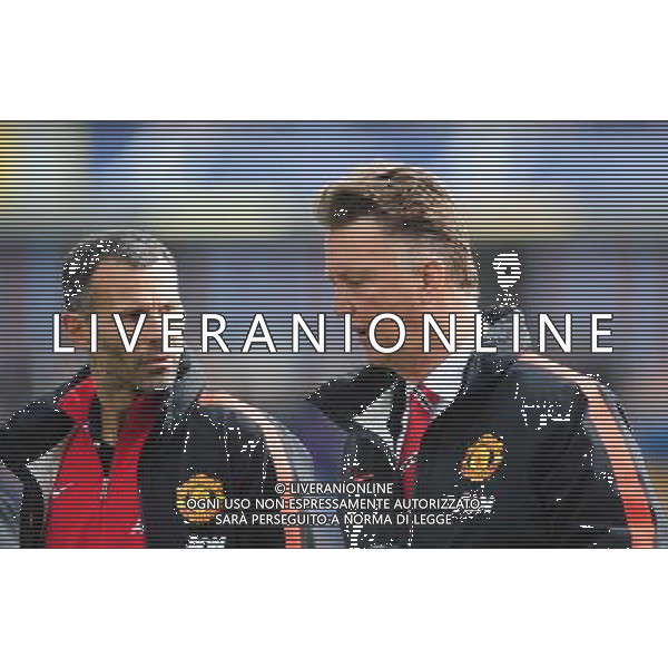 Manchester UnitedÕs assistant manager Ryan Giggs, left, and Manchester United manager Louis van Gaal Photographer Chris Vaughan/CameraSport Football - Barclays Premiership - Burnley v Manchester United - Saturday 30th August 2014 - Turf Moor - Burnley © CameraSport - 43 Linden Ave. Countesthorpe. Leicester. England. LE8 5PG - Tel: +44 (0) 116 277 4147 - admin@camerasport.com - www.camerasport.com /Agenzia Aldo Liverani sas - ITALY ONLY - EDITORIAL USE ONLY