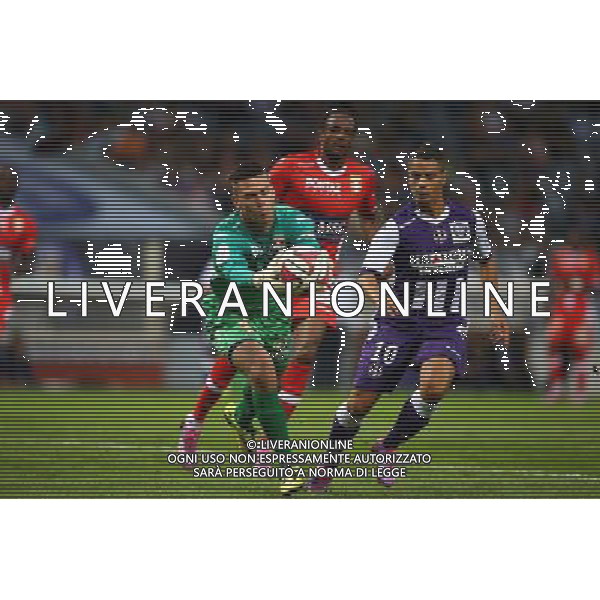 Jesper Hansen / Wissam Ben Yedder - 30.08.2014 - Toulouse / Evian Thonon - 4eme journee de Ligue 1 - Photo : Manuel Blondeau / Icon Sport AG ALDO LIVERANI SAS ONLY ITALY