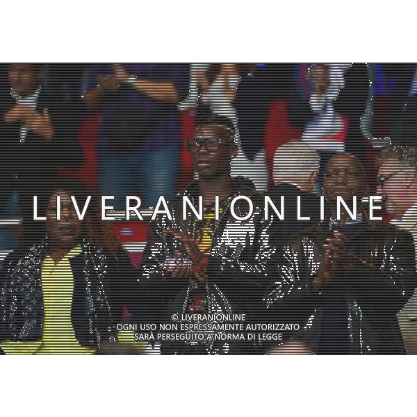 Paul POGBA avec ses parents - 31.08.2014 - Paris Saint Germain / Saint Etienne - 4eme journee de Ligue 1 - Photo : WinterPress / Icon Sport /AGENZIA ALDO LIVERANI SAS - ITALY ONLY - EDITORIAL USE ONLY