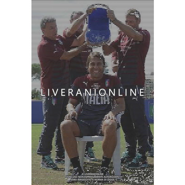 Raduno Nazionale Italiana Firenze - 01.09.2014 Allenamento Nella Foto:Antonio Conte subisce la secchiata d\'acqua fredda da parte del suo staff per la lotta contro la sla /Ph.Vitez-Ag. Aldo Liverani