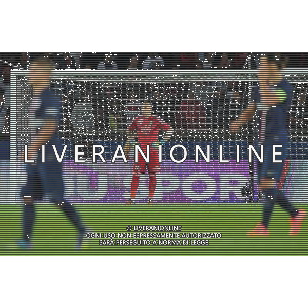 Deception - Stephane RUFFIER - 31.08.2014 - Paris Saint Germain / Saint Etienne - 4eme journee de Ligue 1 - Photo : Aurelien Meunier / Icon Sport /AGENZIA ALDO LIVERANI SAS - ITALY ONLY - EDITORIAL USE ONLY