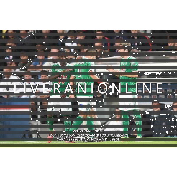 Changement Max Alain GRADEL / Mevlut ERDING - 31.08.2014 - Paris Saint Germain / Saint Etienne - 4eme journee de Ligue 1 - Photo : SPPress / Icon Sport /AGENZIA ALDO LIVERANI SAS - ITALY ONLY - EDITORIAL USE ONLY