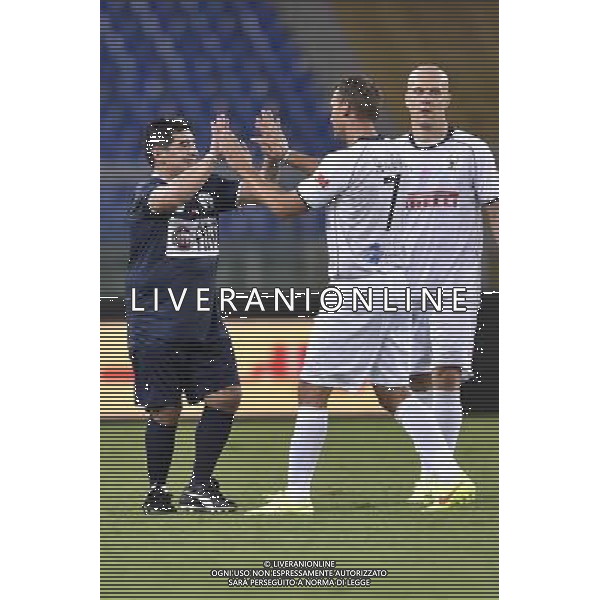 Roma - 01/09/2014 - Stadio Olimpico - Partita Interreligiosa per la Pace - nella foto: Andrey Shevchenko saluta Diego Armando Maradona / Ph. Fabrizio Corradetti - Ag. Aldo Liverani Sas