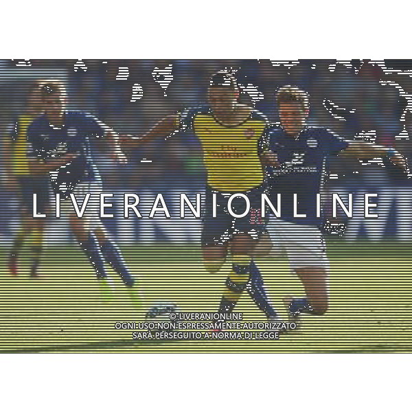 Arsenal\'s Alex Oxlade-Chamberlain (L) and Leicester City\'s Dean Hammond in action during todays match Photographer Jack Phillips/CameraSport Football - Barclays Premiership - Leicester City v Arsenal - Sunday 31st August 2014 - King Power Stadium - Leicester © CameraSport - 43 Linden Ave. Countesthorpe. Leicester. England. LE8 5PG - Tel: +44 (0) 116 277 4147 - admin@camerasport.com - www.camerasport.com /AGENZIA ALDO LIVERANI SAS - ITALY ONLY - EDITORIAL USE ONLY